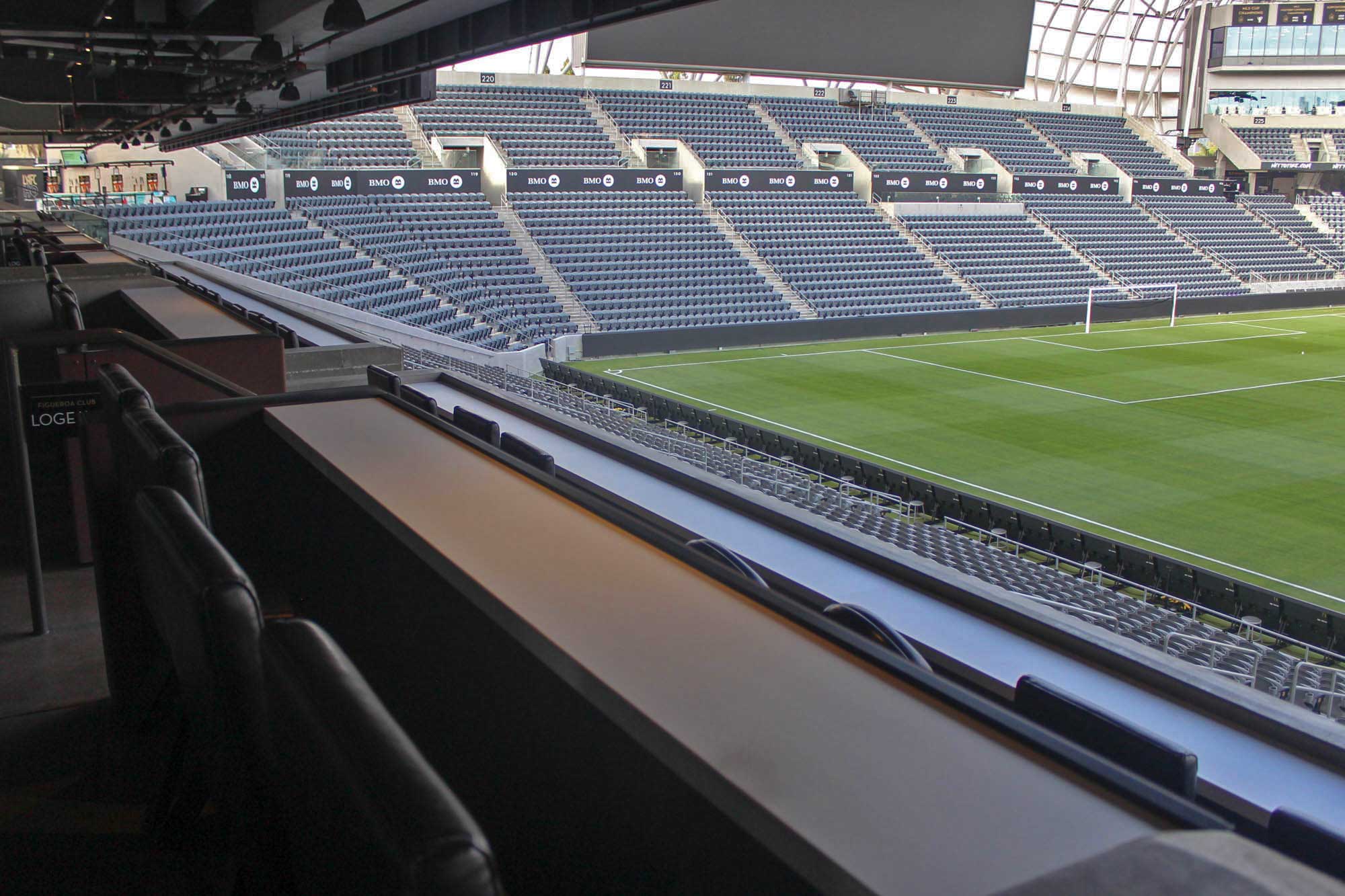 Figueroa Loge Box interior