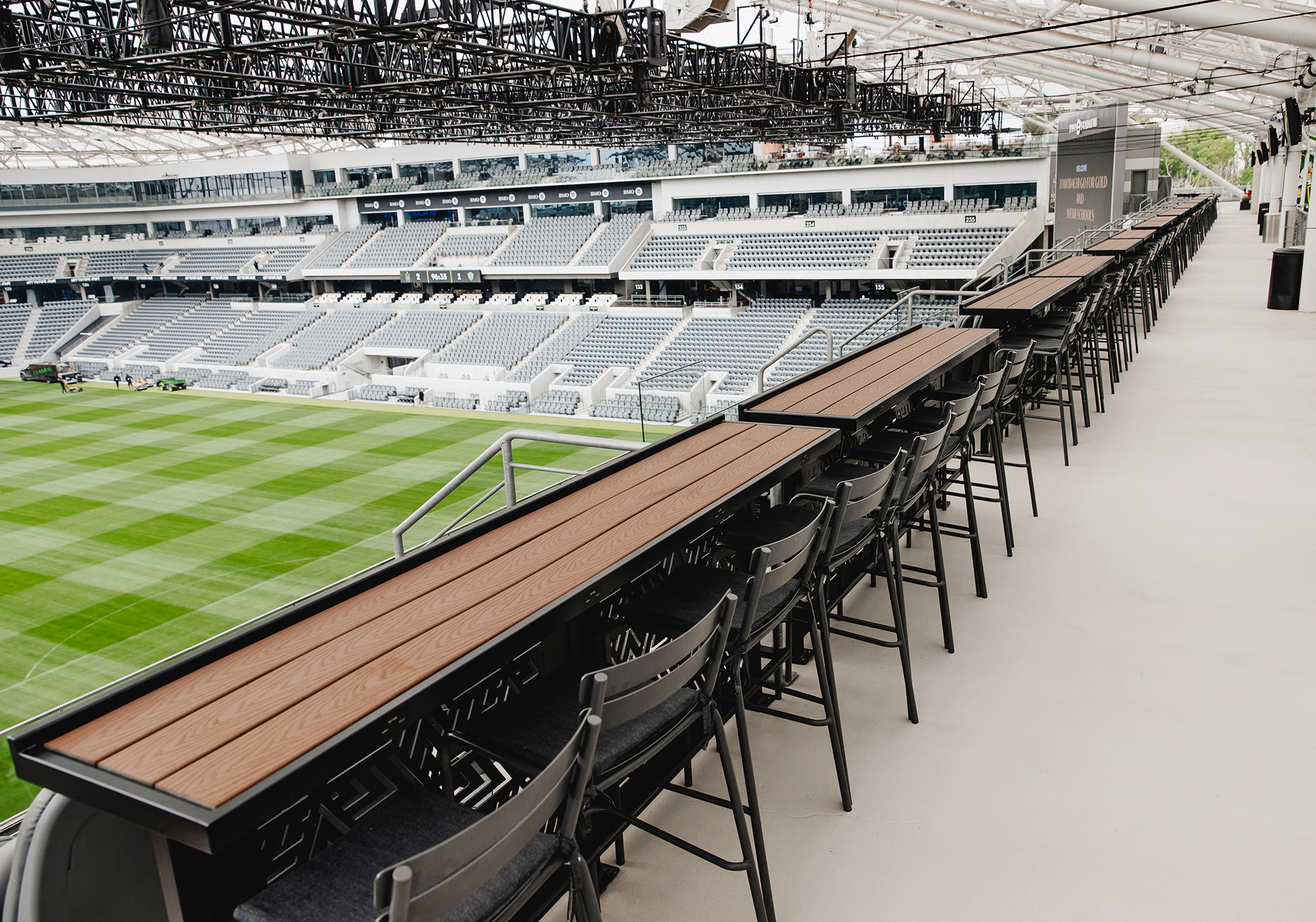 North End Terrace Table